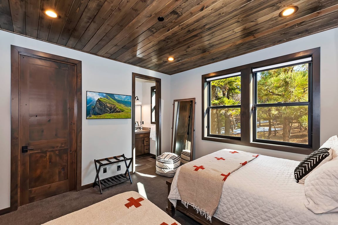 Cabin Image 38