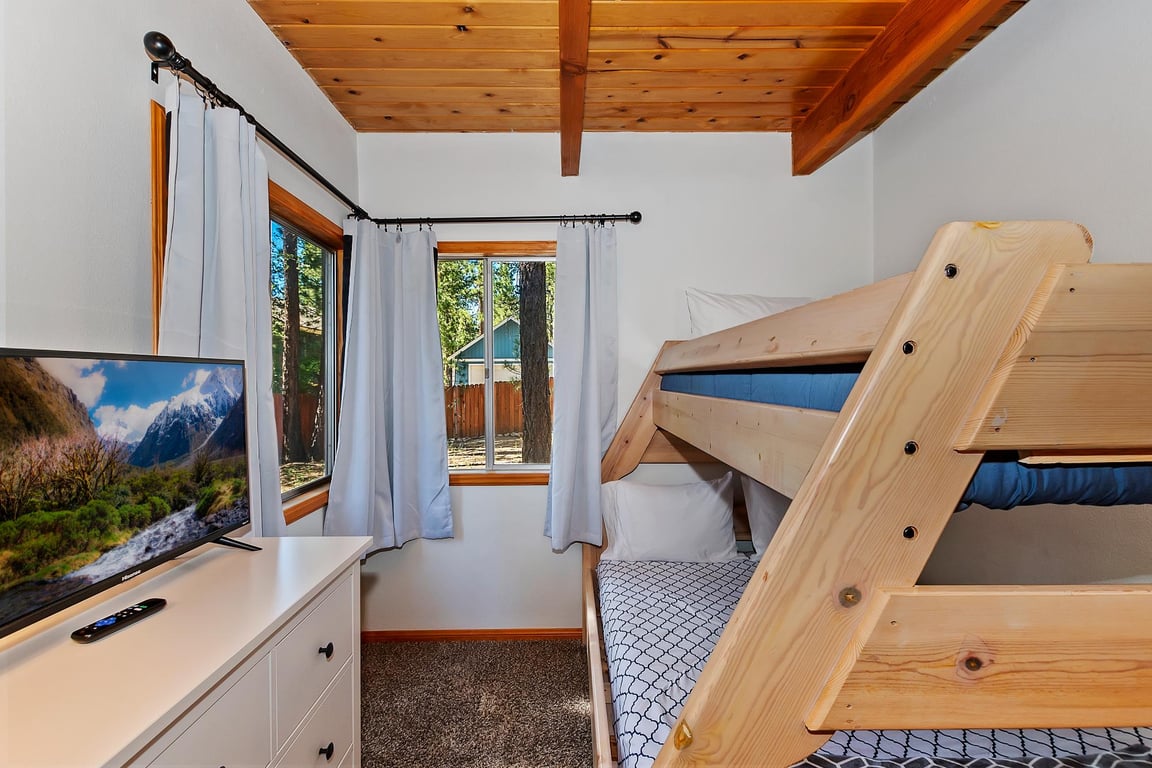 Cabin Image 18