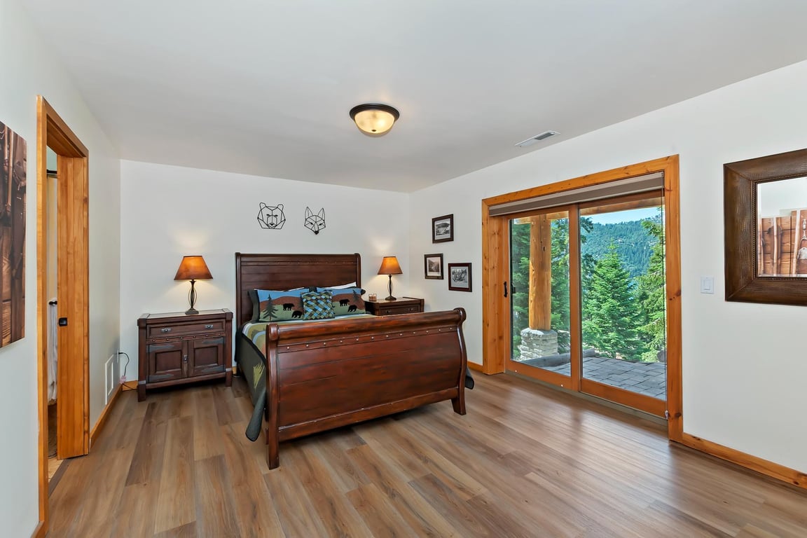 Cabin Image 13