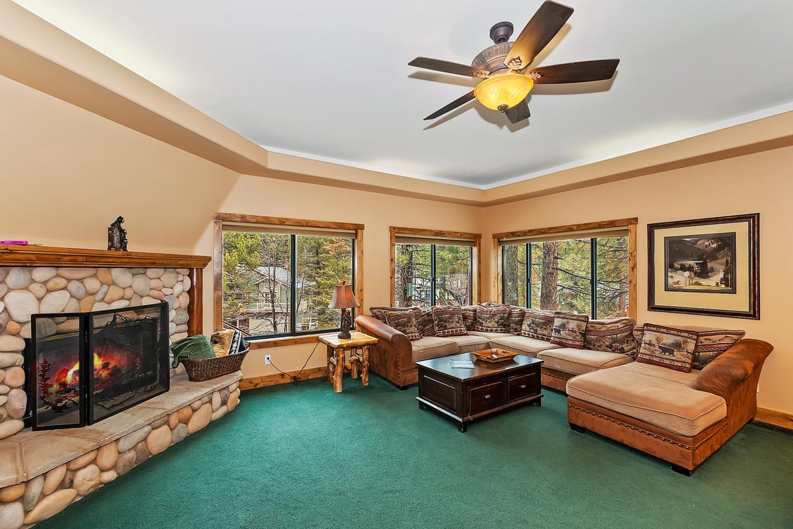 Cabin Image 12