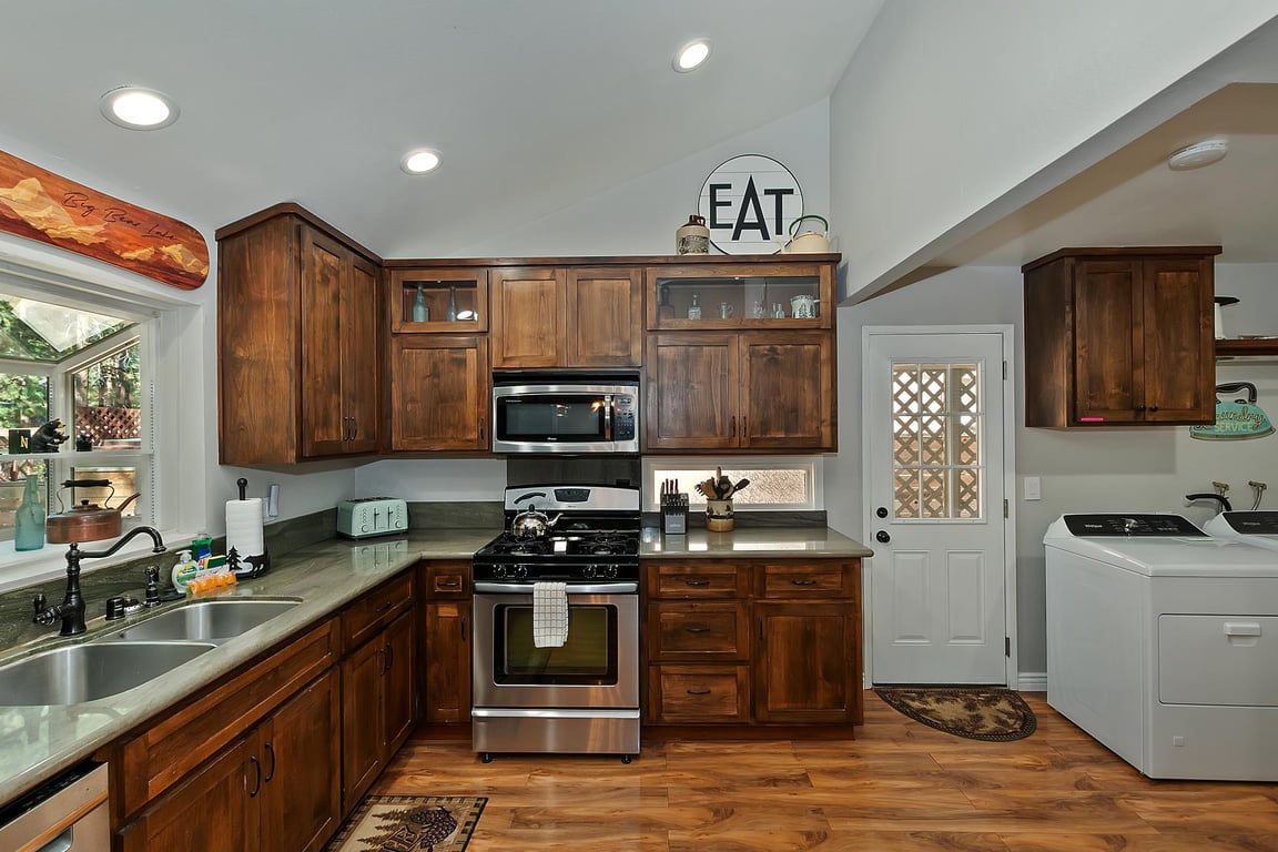 Cabin Image 12
