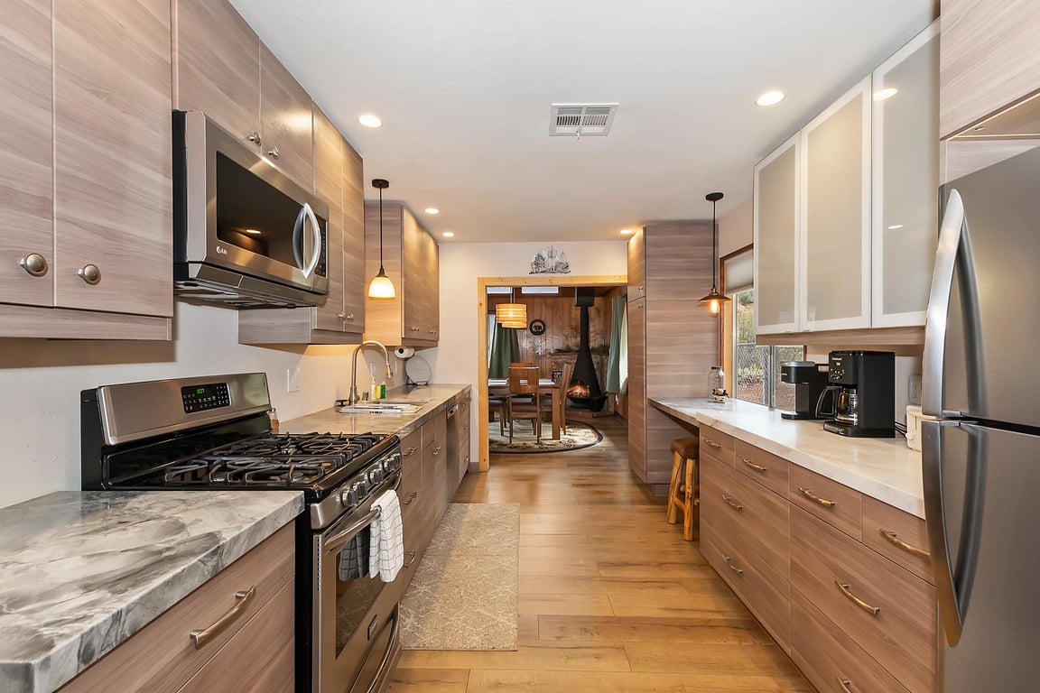 Big Bear Cabin - CanyonHideaway - 0003