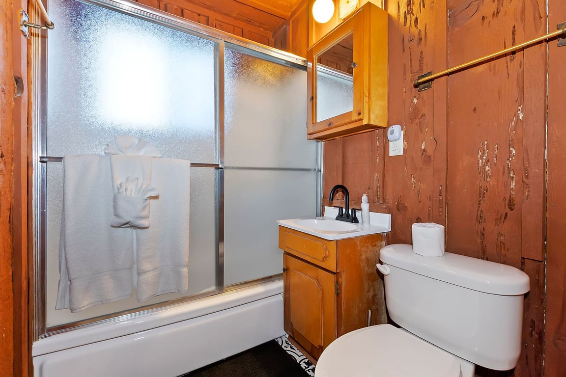 Cabin Image 11