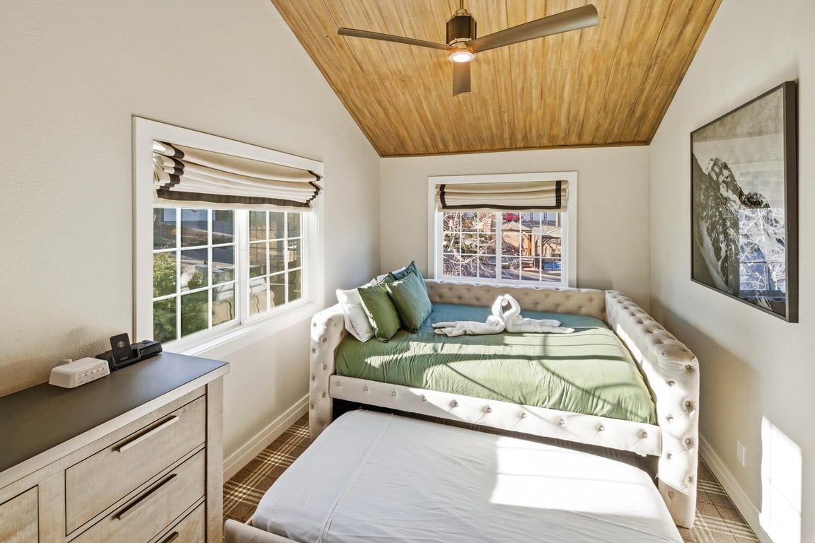 Cabin Image 40