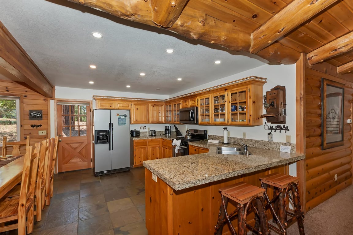 Big Bear Cabin - BearlyHome - 0002