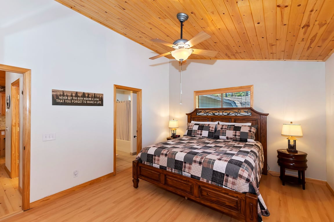 Cabin Image 19