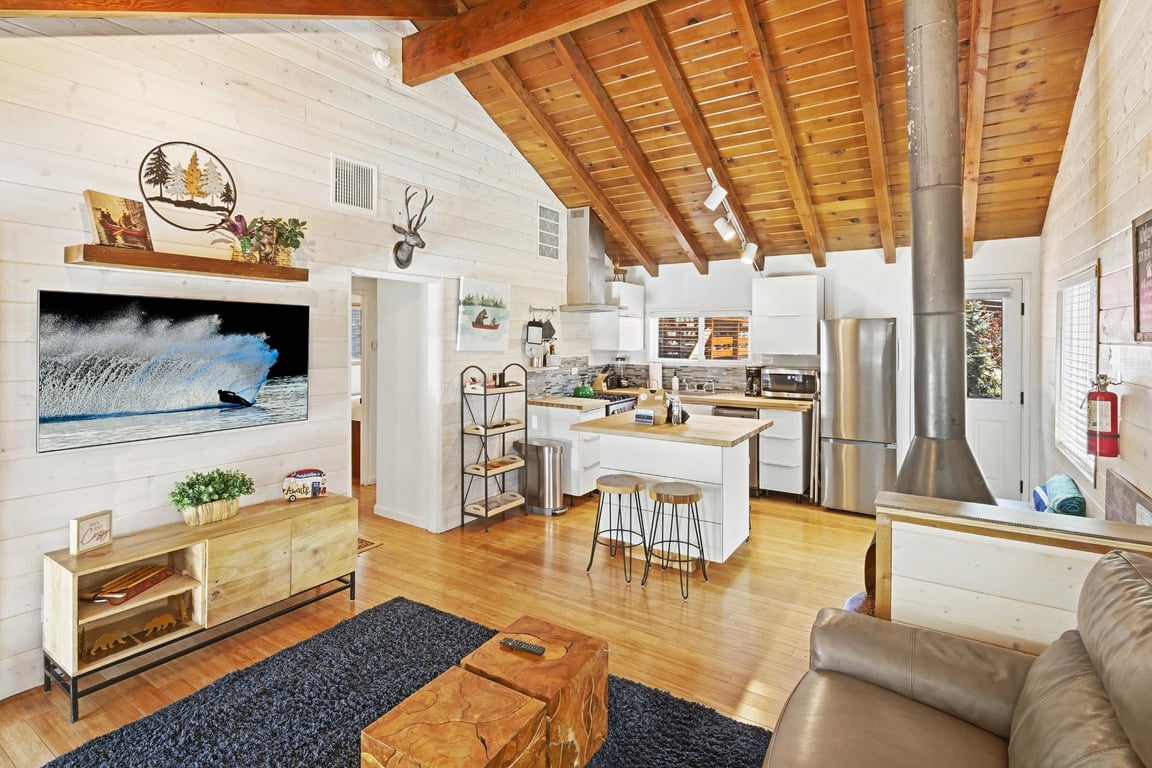 Big Bear Cabin - CozyBearRetreat - 0002
