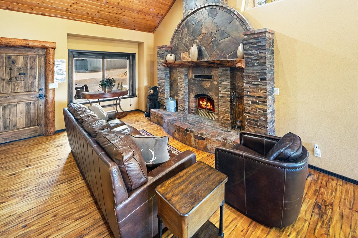 Cabin Image 8