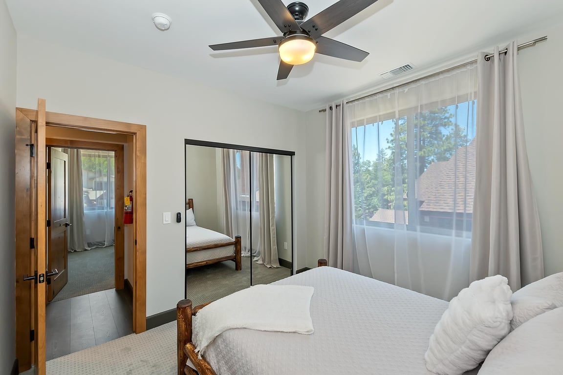Cabin Image 35