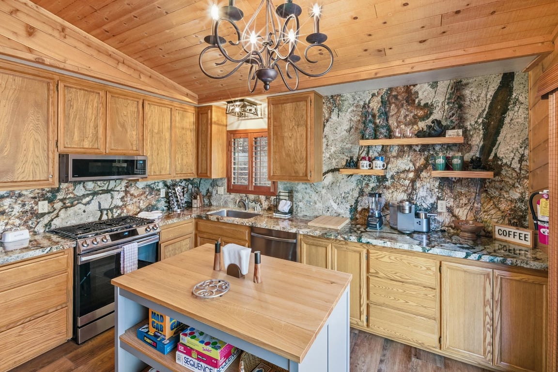 Big Bear Cabin - MiddleEarthInn - 0003