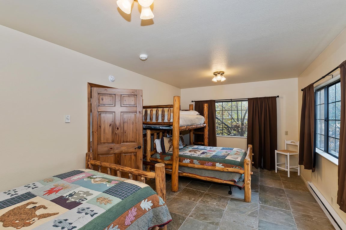 Cabin Image 28