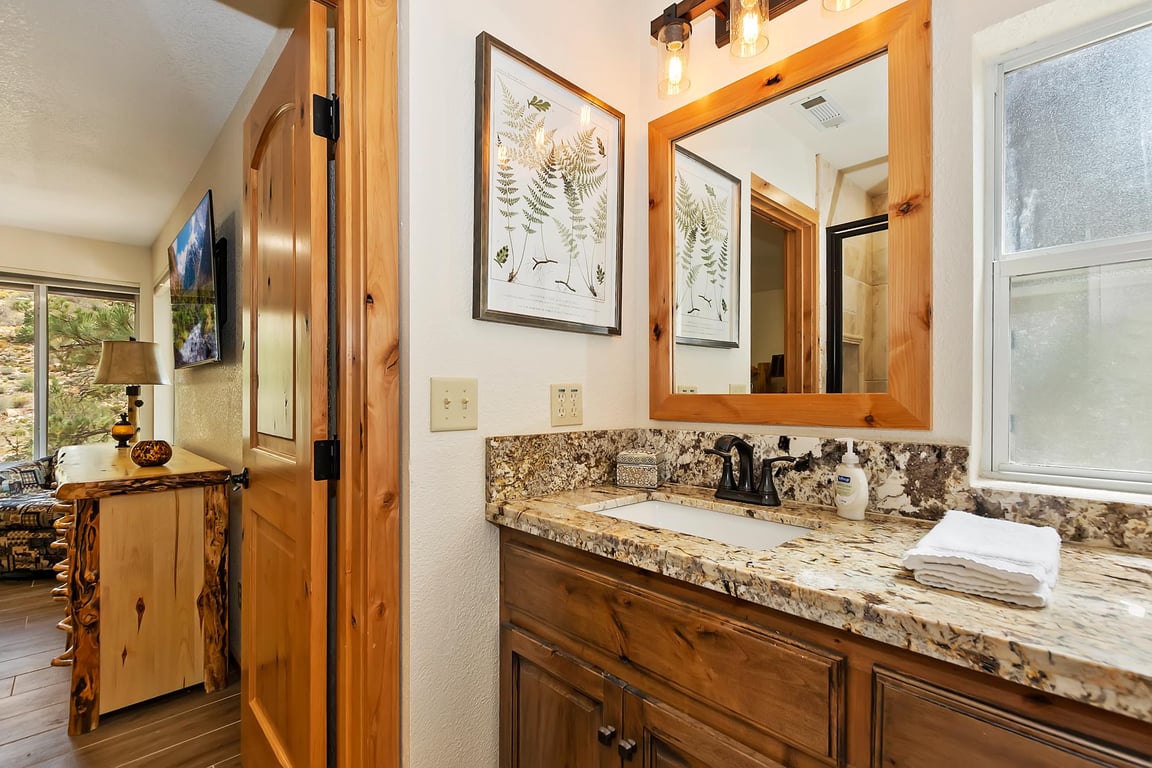 Cabin Image 32