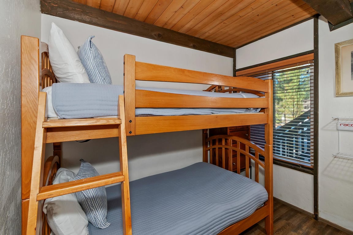 Cabin Image 30