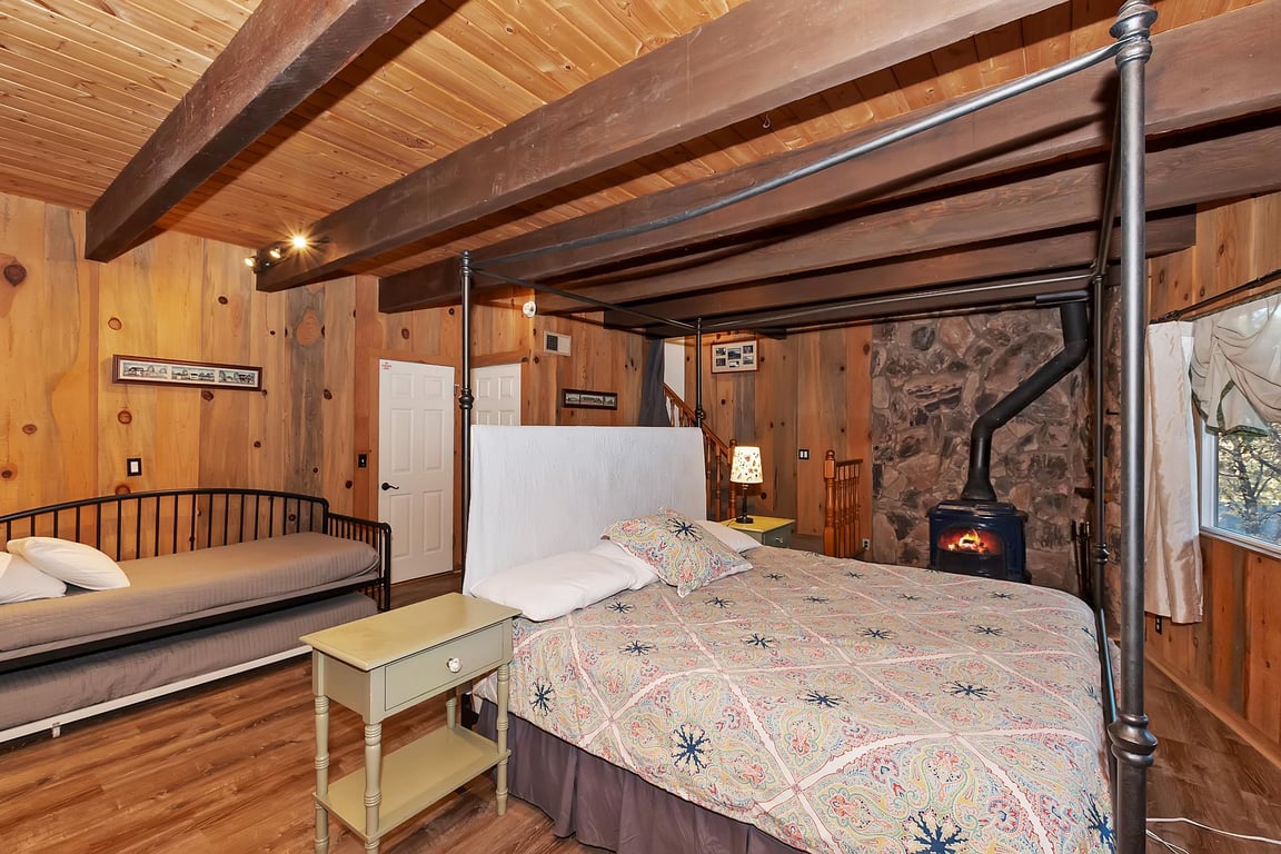 Cabin Image 15