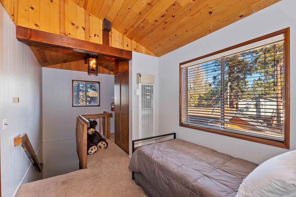 Cabin Image 17
