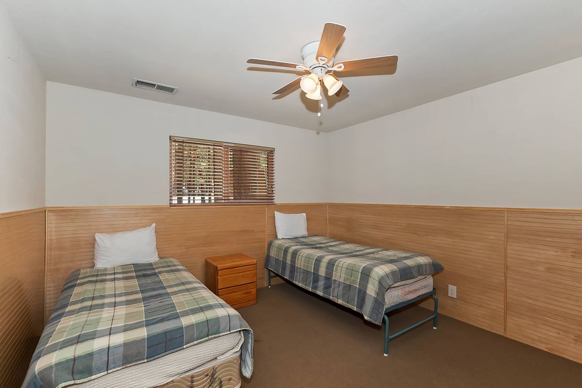 Cabin Image 18