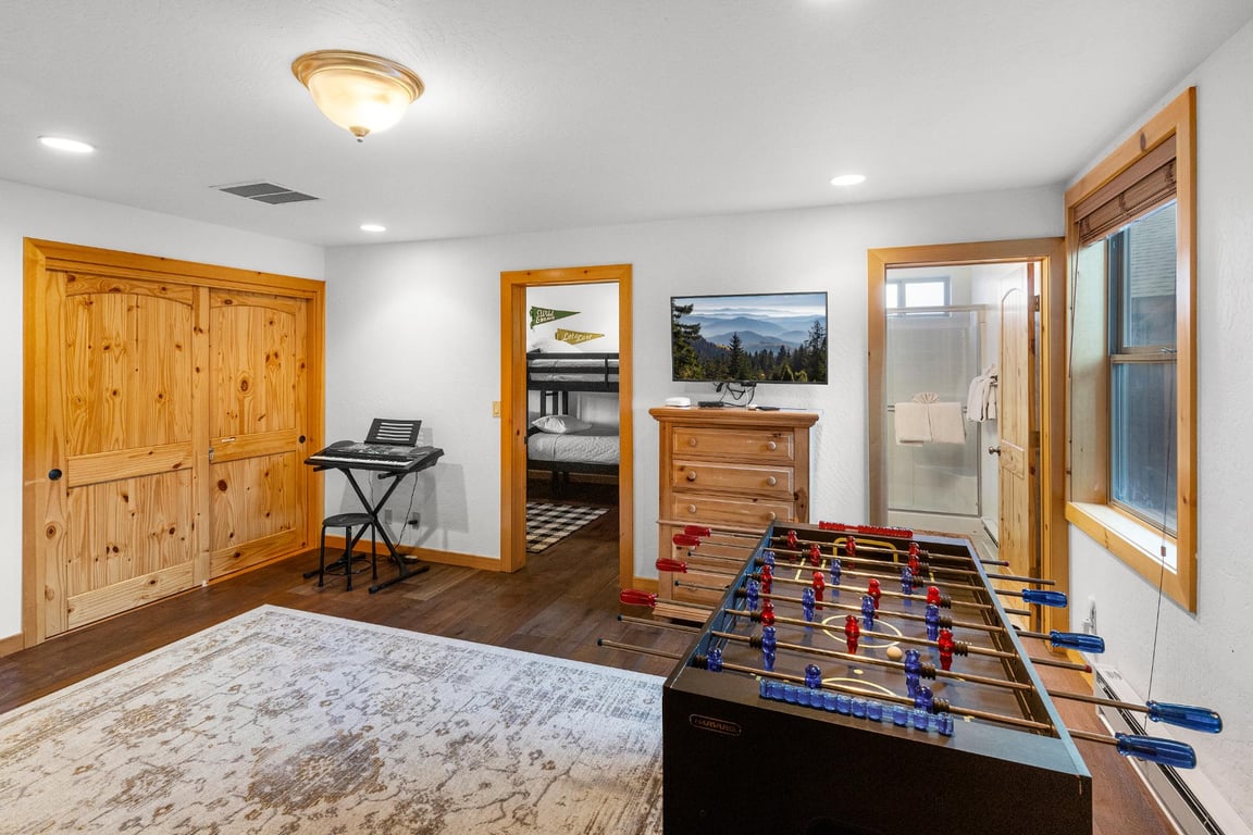 Cabin Image 64