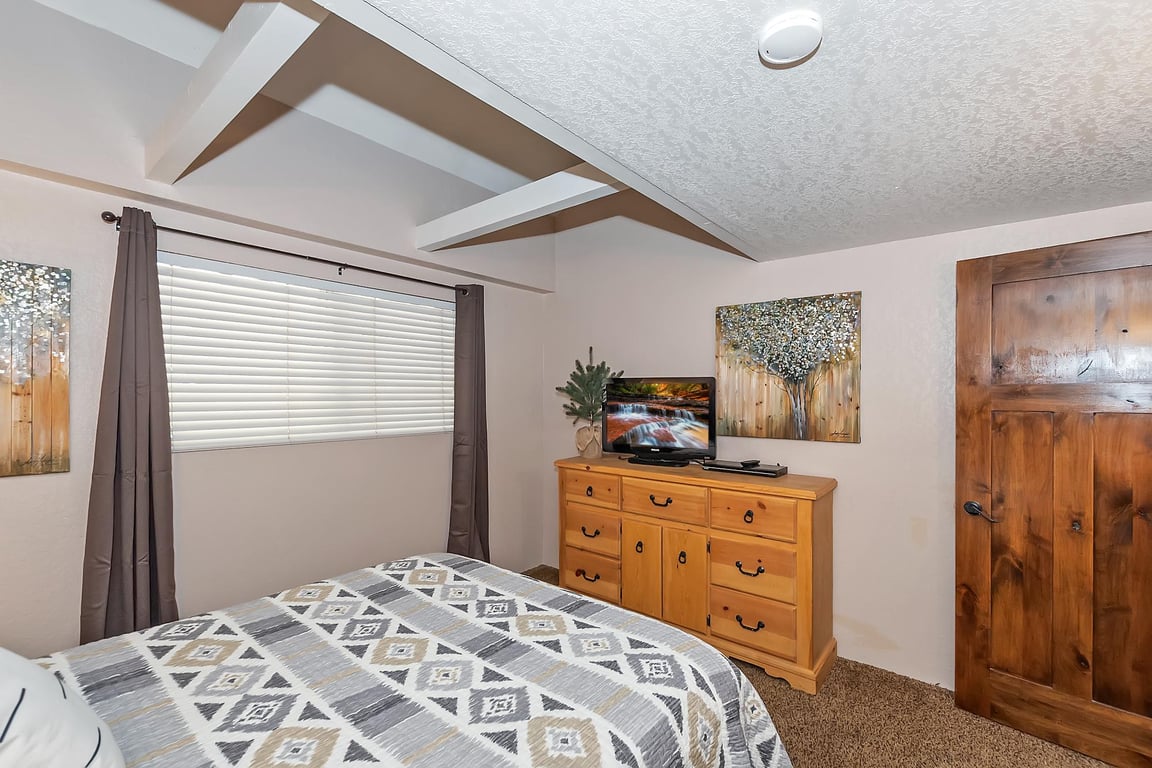 Cabin Image 36