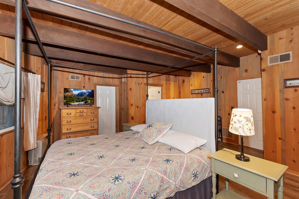 Cabin Image 22