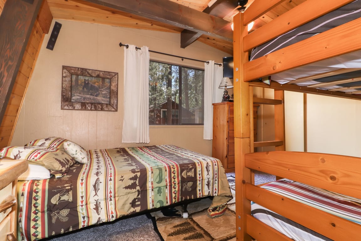 Cabin Image 15