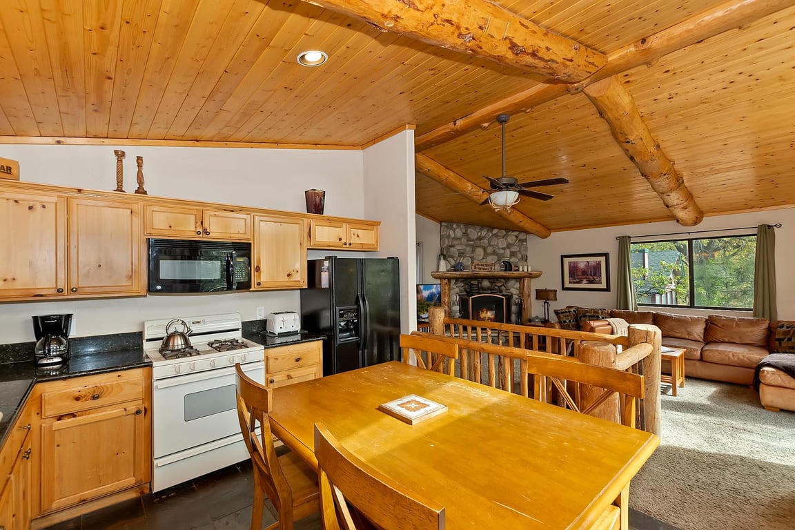 Cabin Image 9