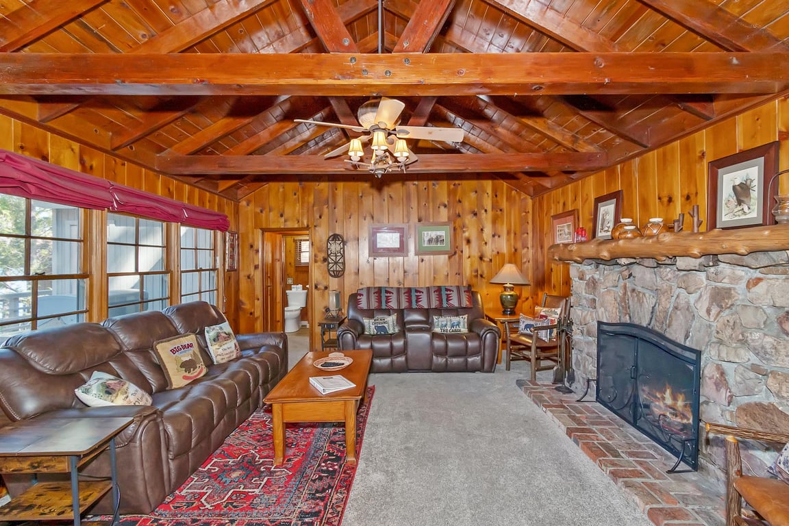 Big Bear Cabin - CozyLakefront - 0002