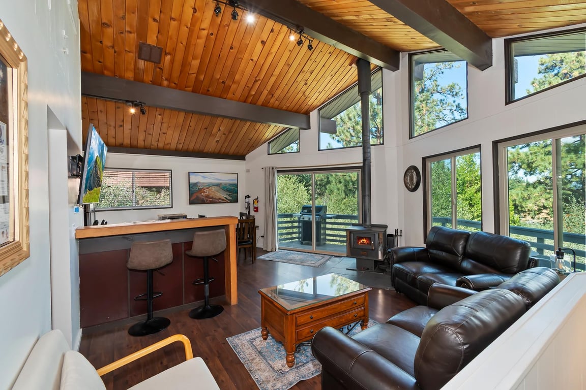 Cabin Image 12