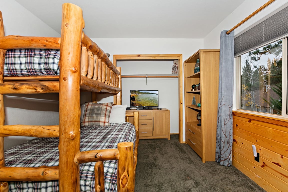 Cabin Image 12