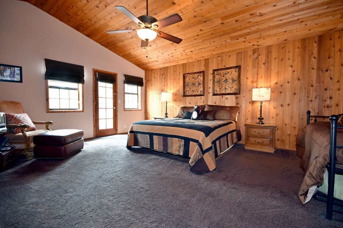 Cabin Image 18