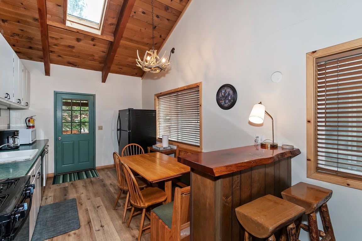Cabin Image 10