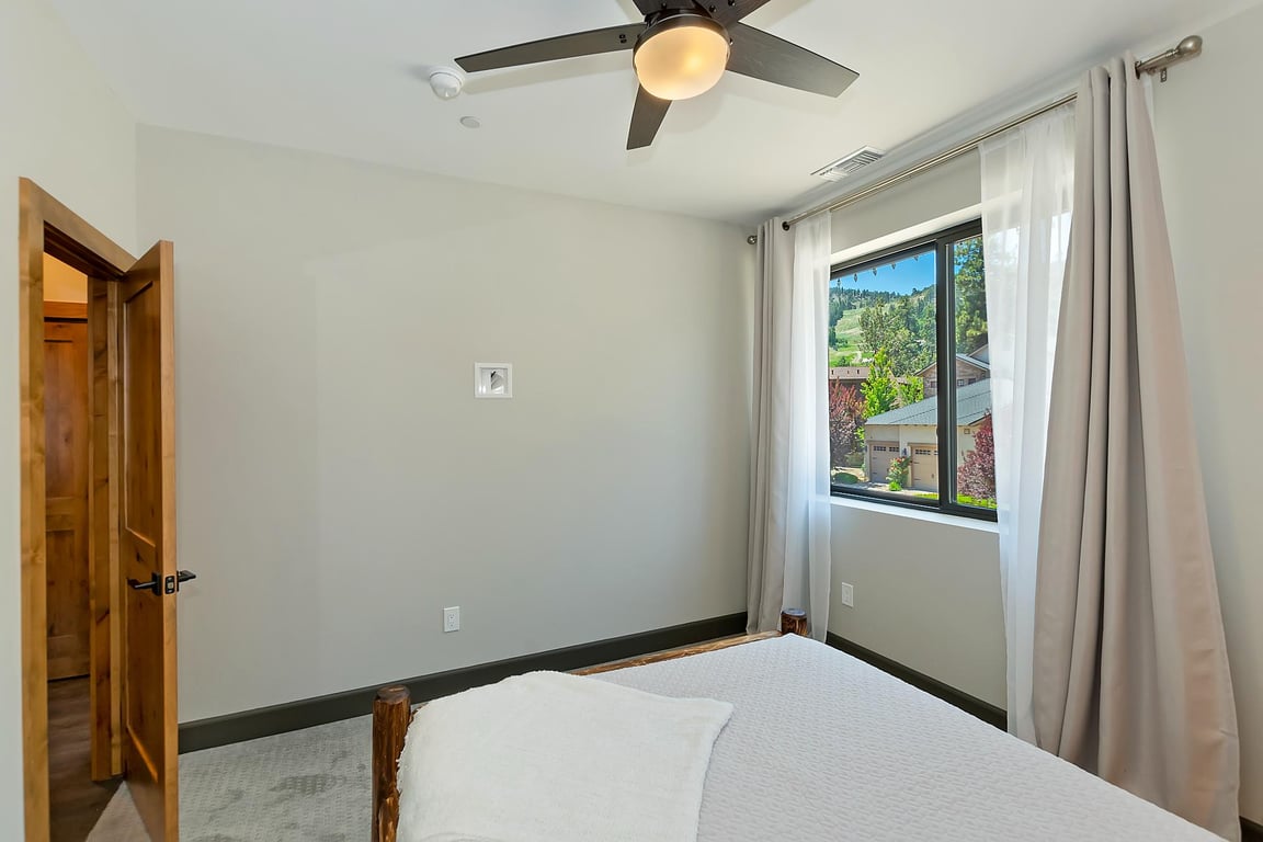 Cabin Image 38