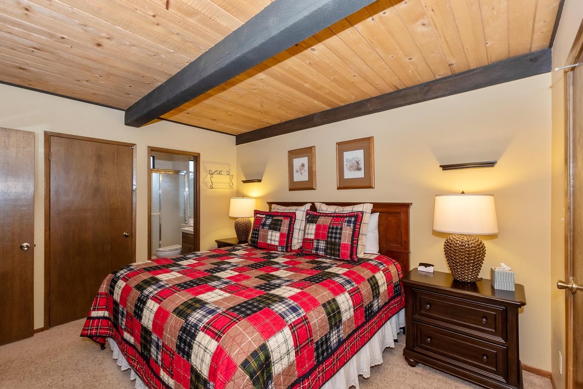 Cabin Image 13