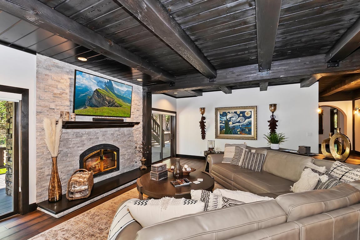 Cabin Image 9
