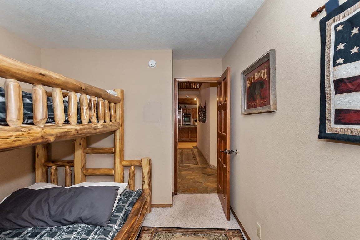 Cabin Image 24