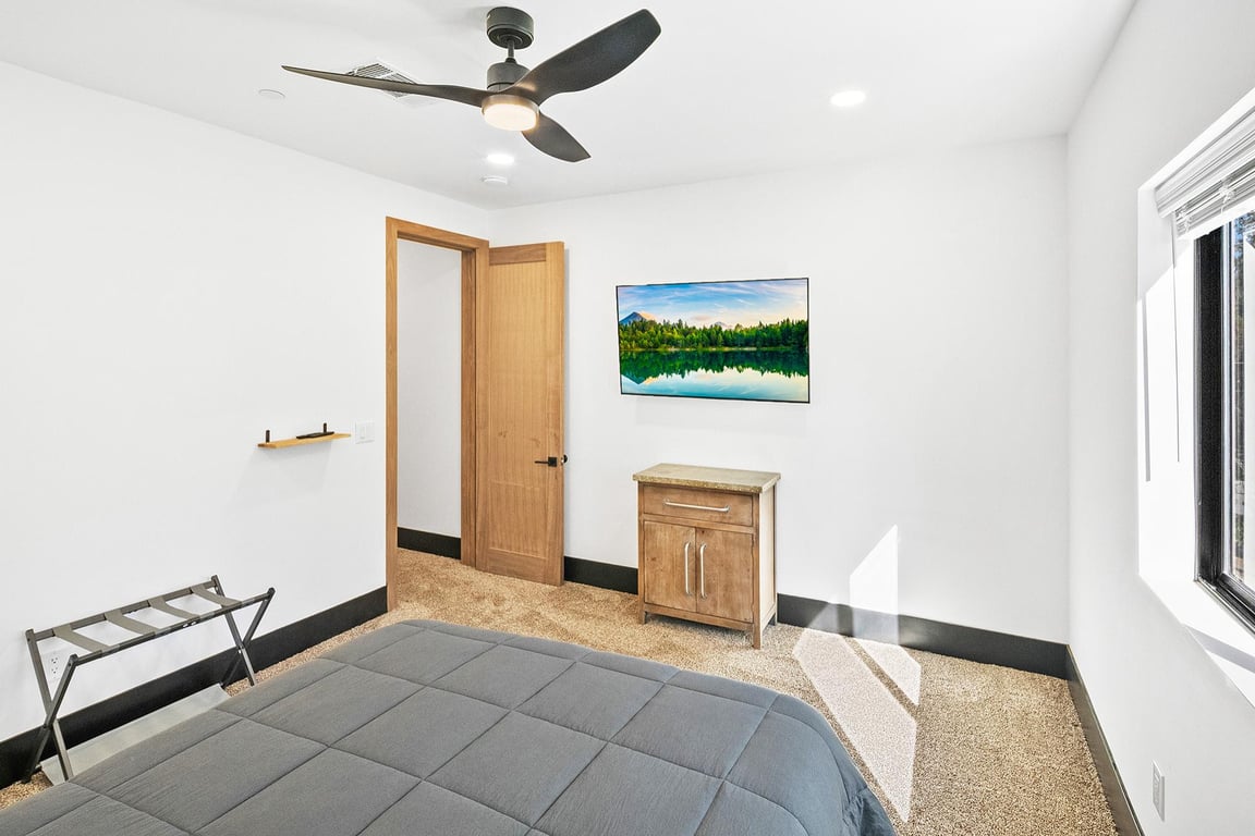 Cabin Image 60