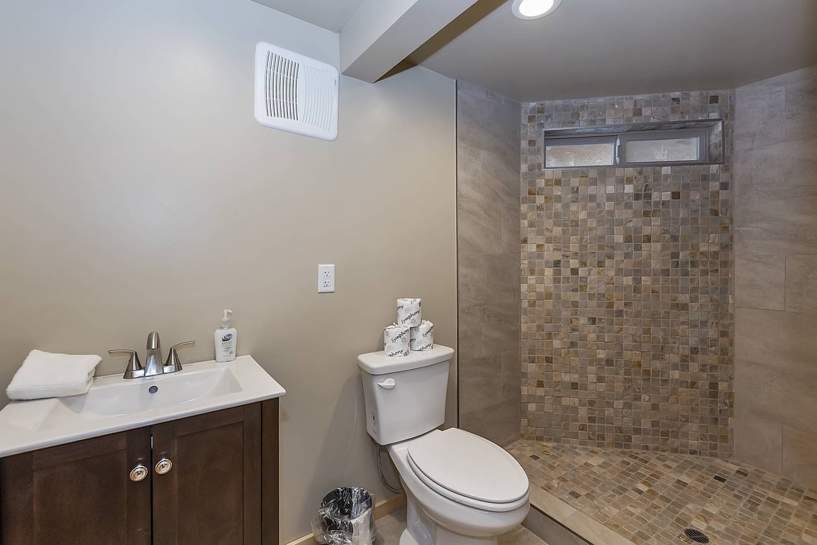 Cabin Image 48