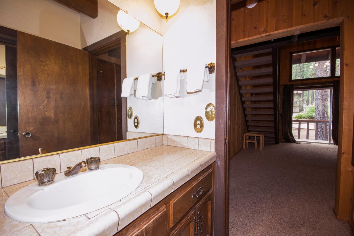 Cabin Image 11