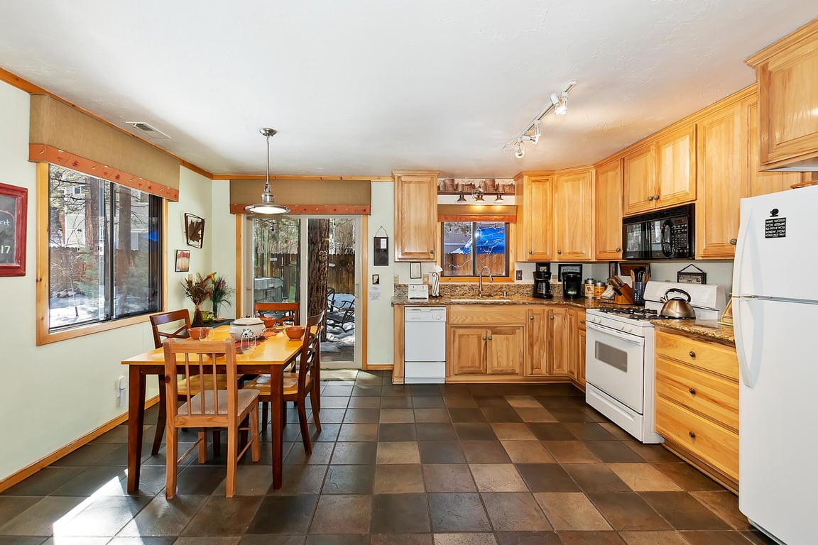 Cabin Image 12