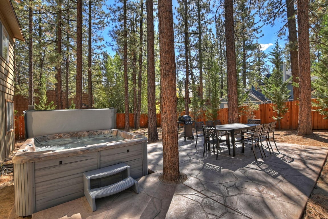 Blue Jay Chalet
