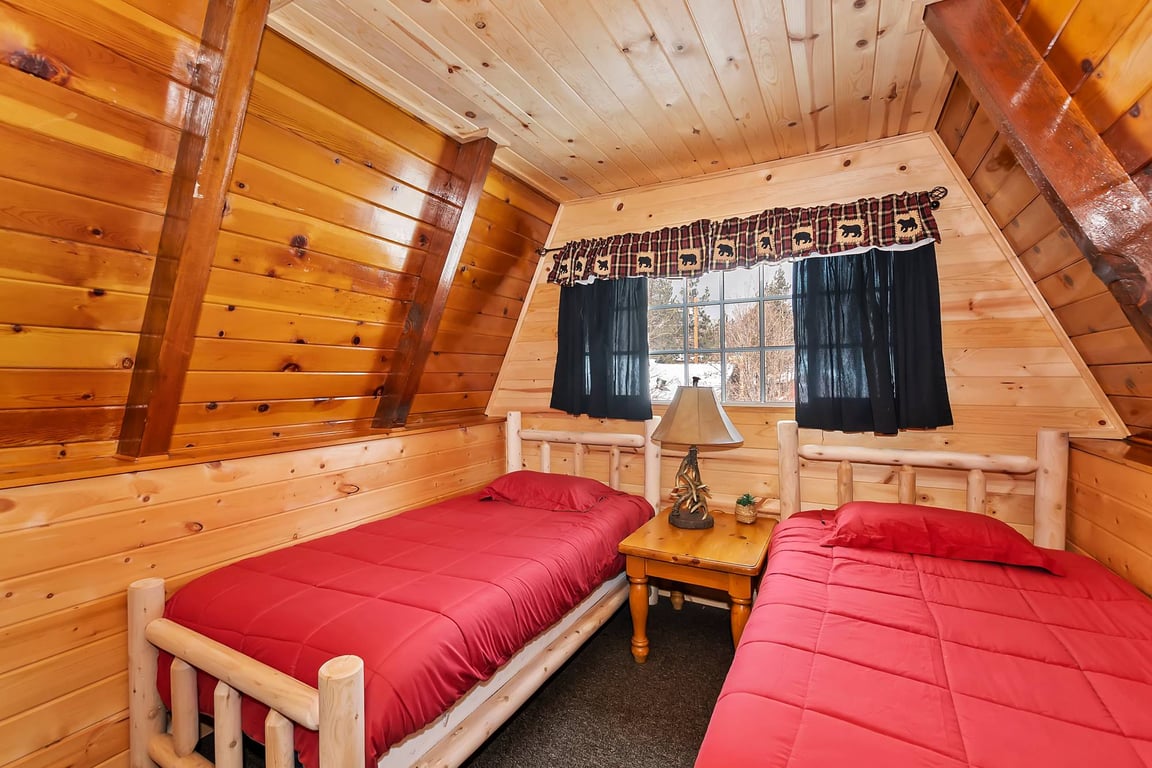 Cabin Image 12