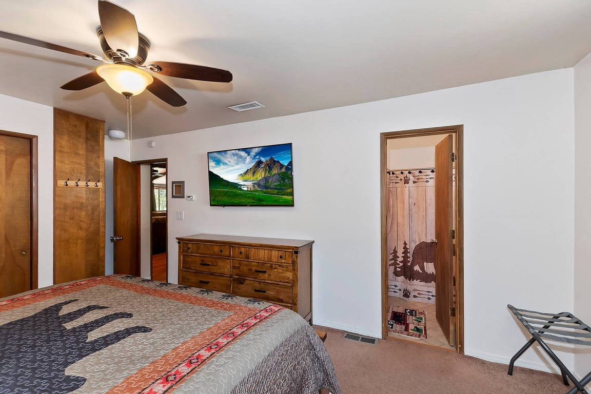 Cabin Image 12