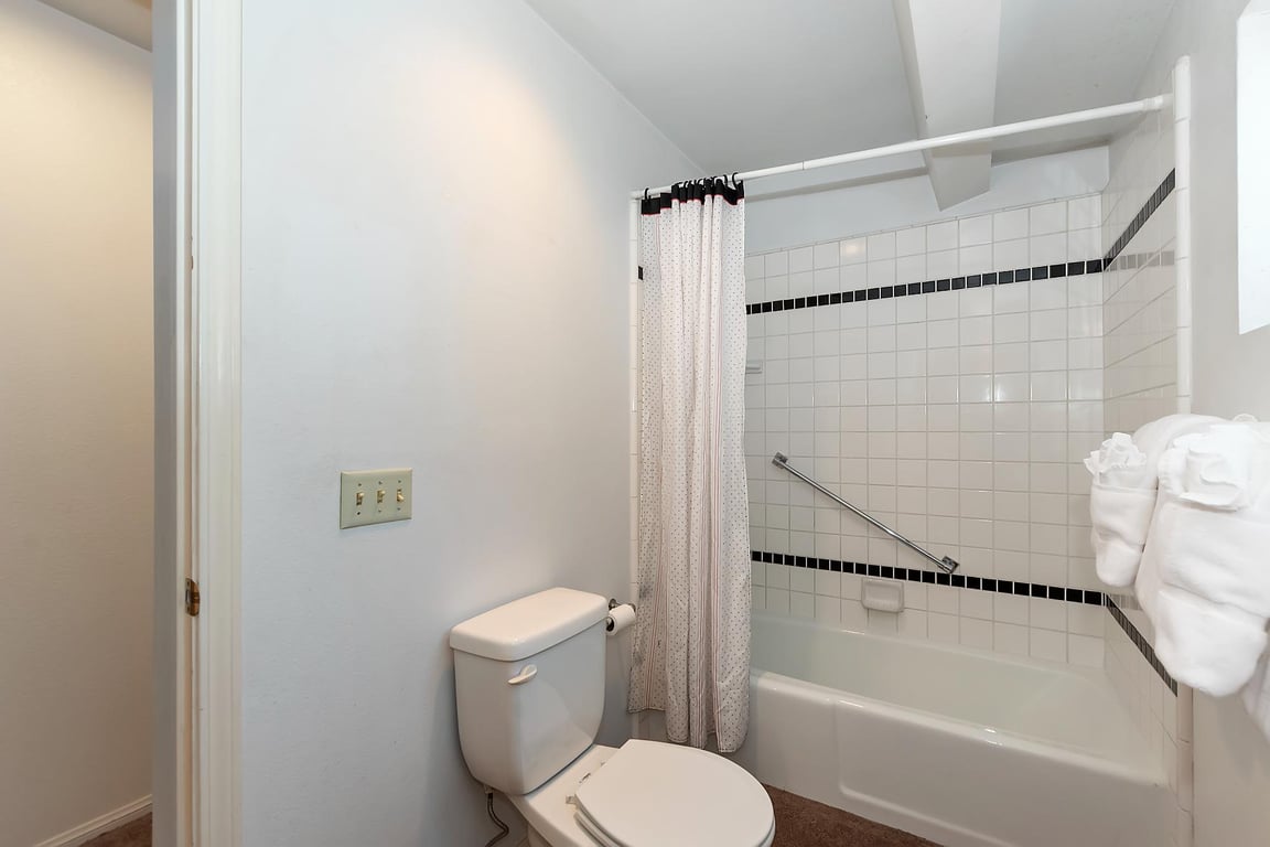 Cabin Image 16
