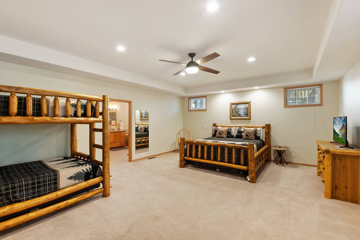 Cabin Image 17