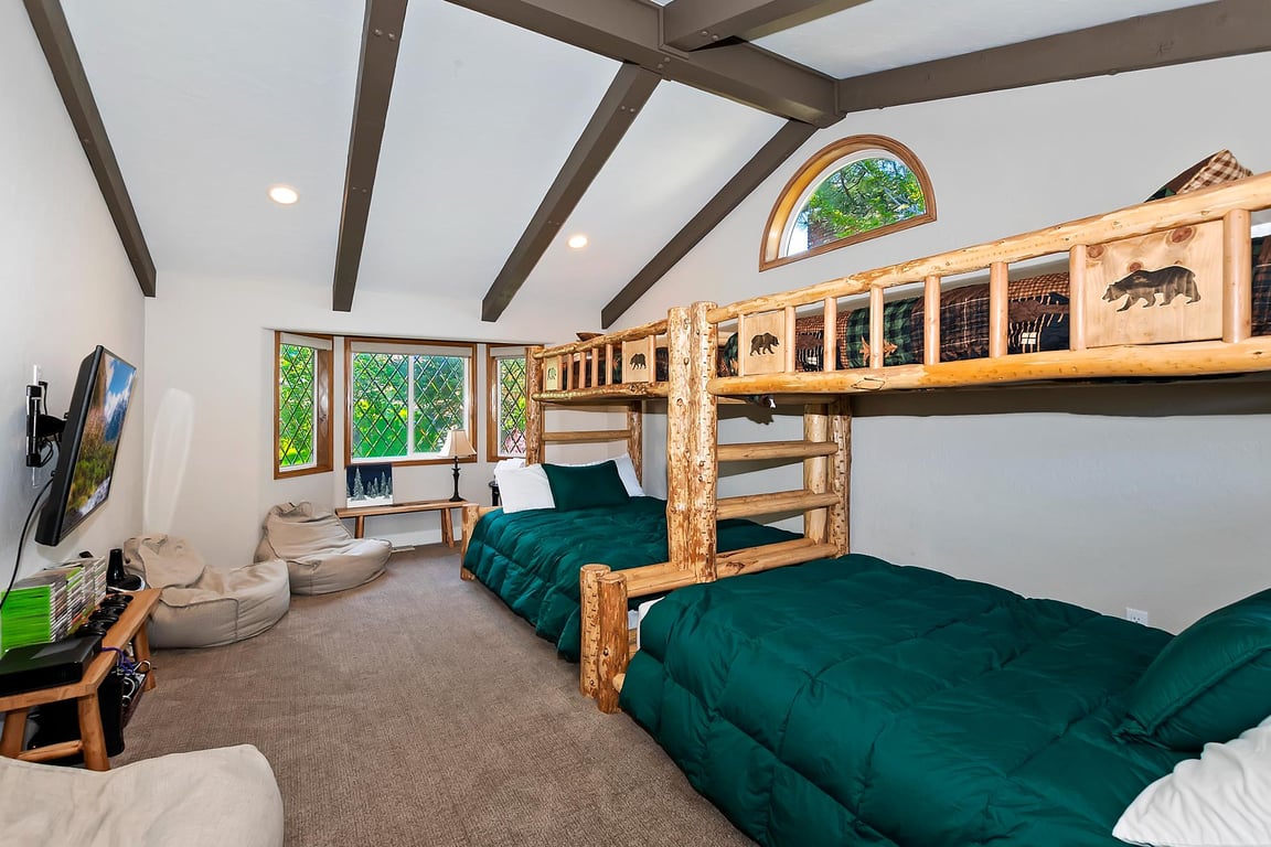 Cabin Image 29