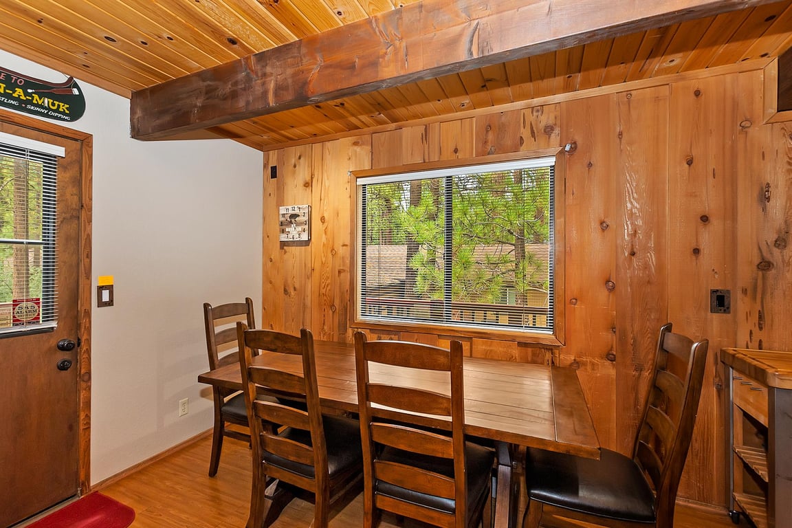 Cabin Image 12