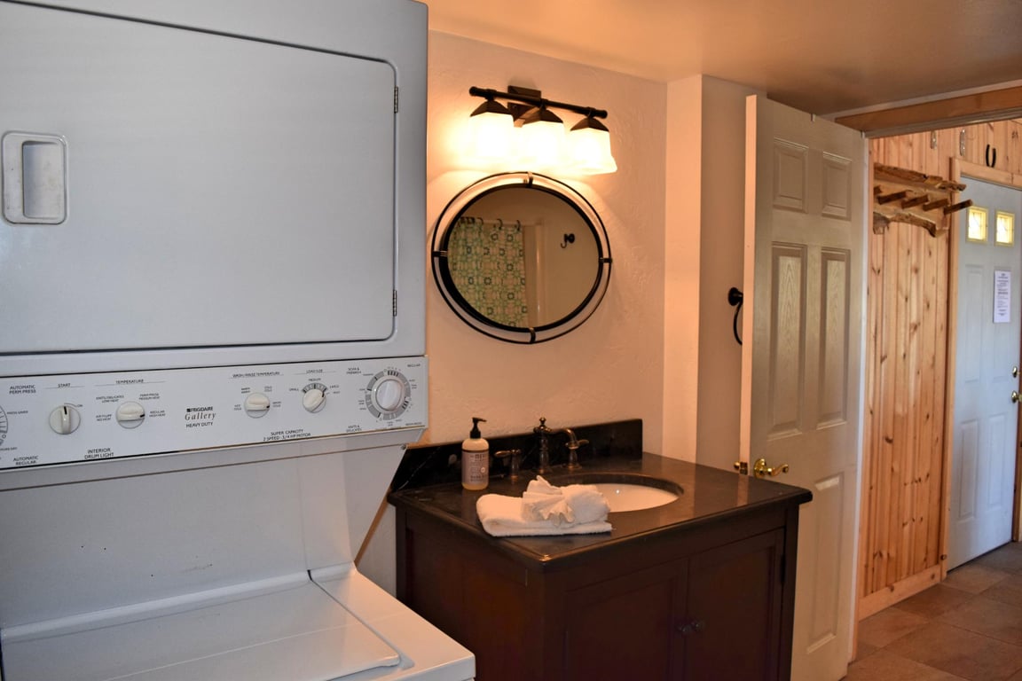 Cabin Image 9