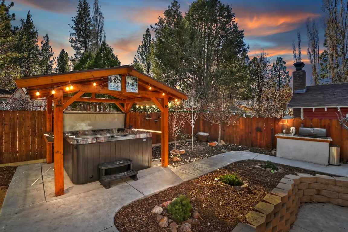 4 Seasons Cabin