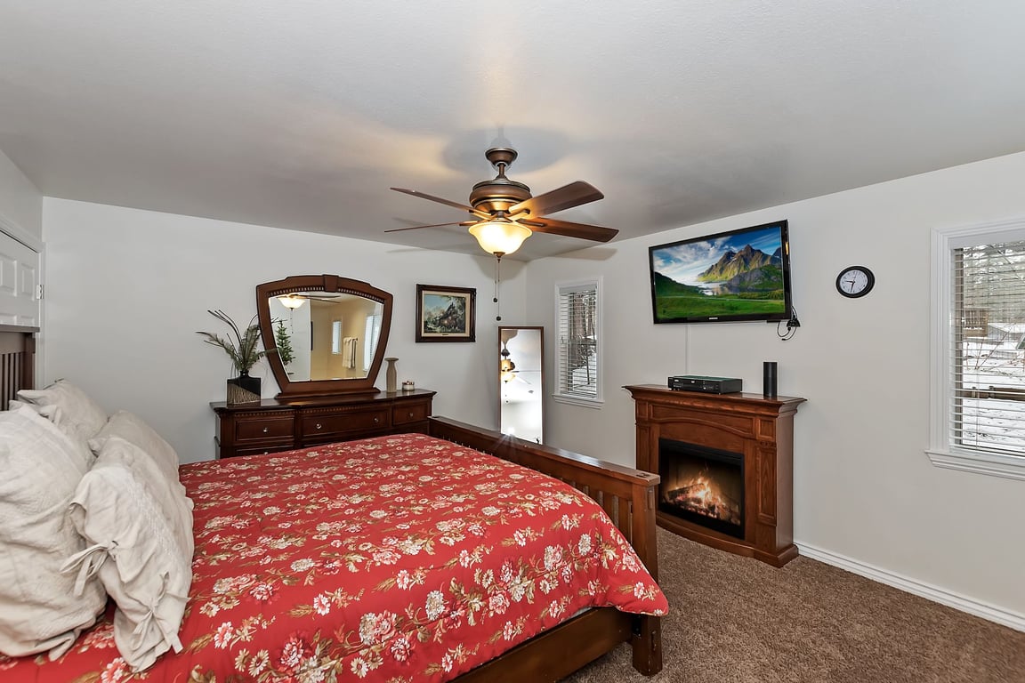 Cabin Image 12
