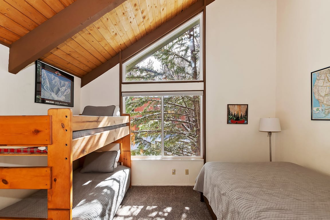 Cabin Image 16