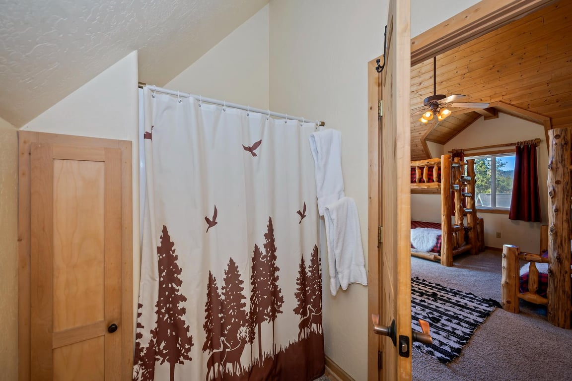 Cabin Image 35